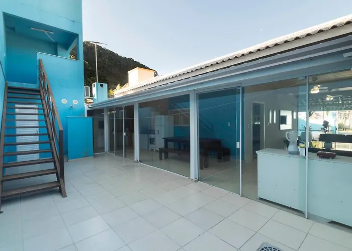 Casa Com Piscina Em Morrinhos - Rua Hortência
