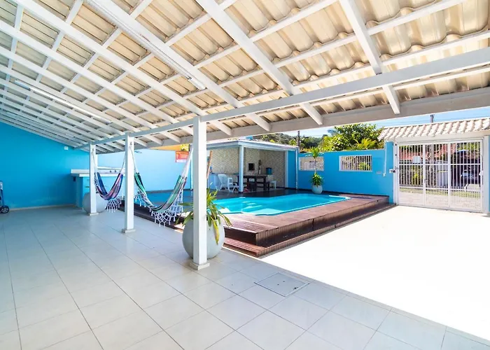 Casa Com Piscina Em Morrinhos - Rua Hortencia