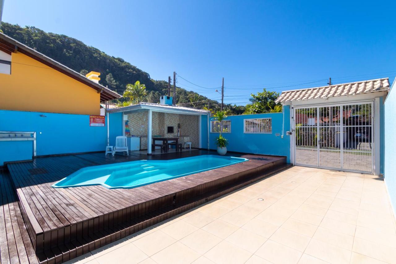 Casa Com Piscina Em Morrinhos - Rua Hortencia *