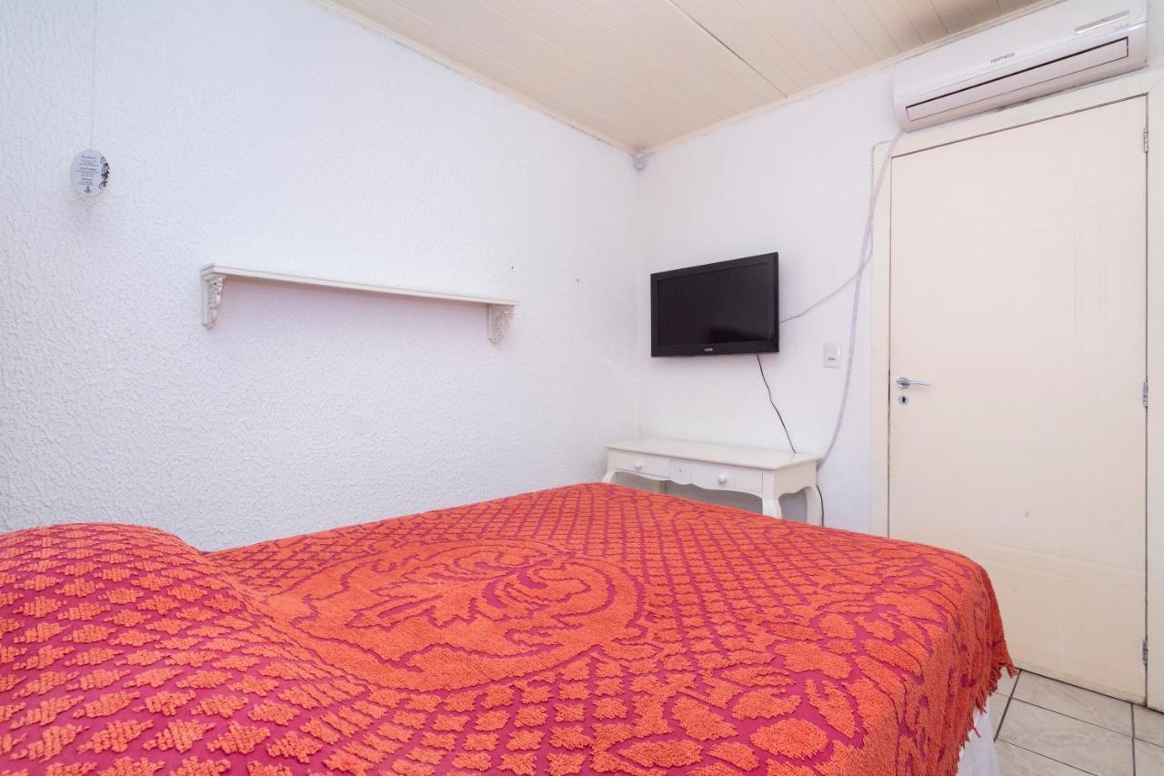 Casa Com Piscina Em Morrinhos - Rua Hortencia *