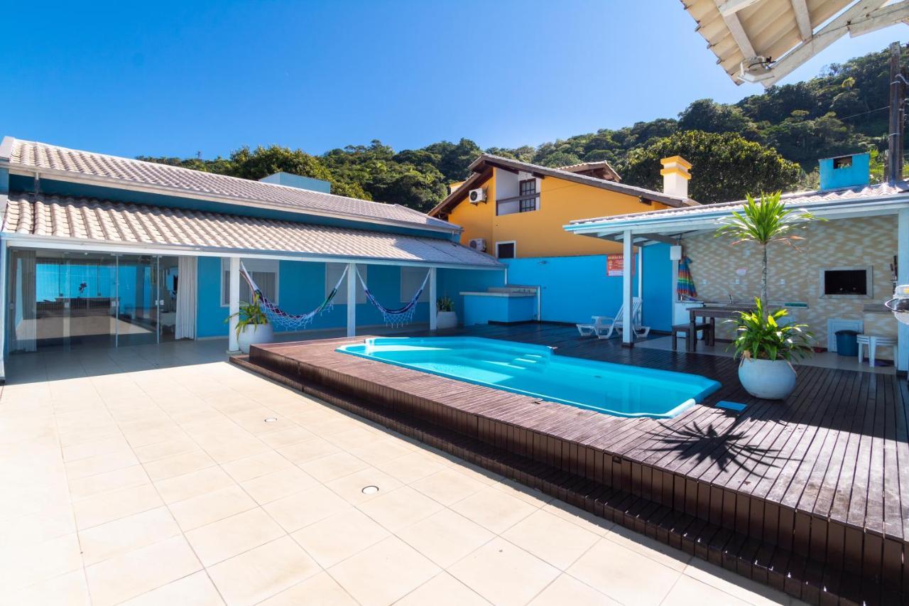 Casa Com Piscina Em Morrinhos - Rua Hortencia